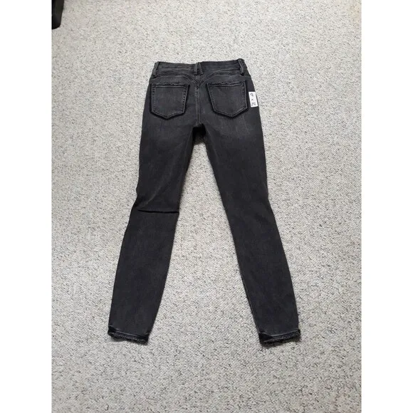 8/29 Good American Good Waist Shadow Pocket Ripped High Rise Skinny
