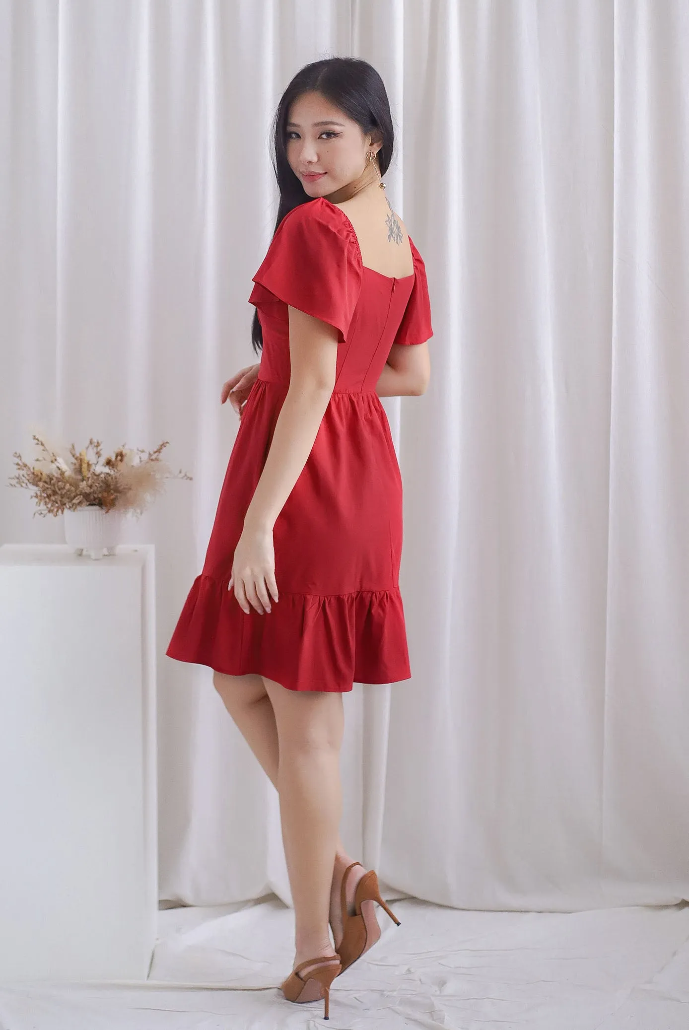 Aenor Bustier Sleeved Ruffle Romper Dress In Red