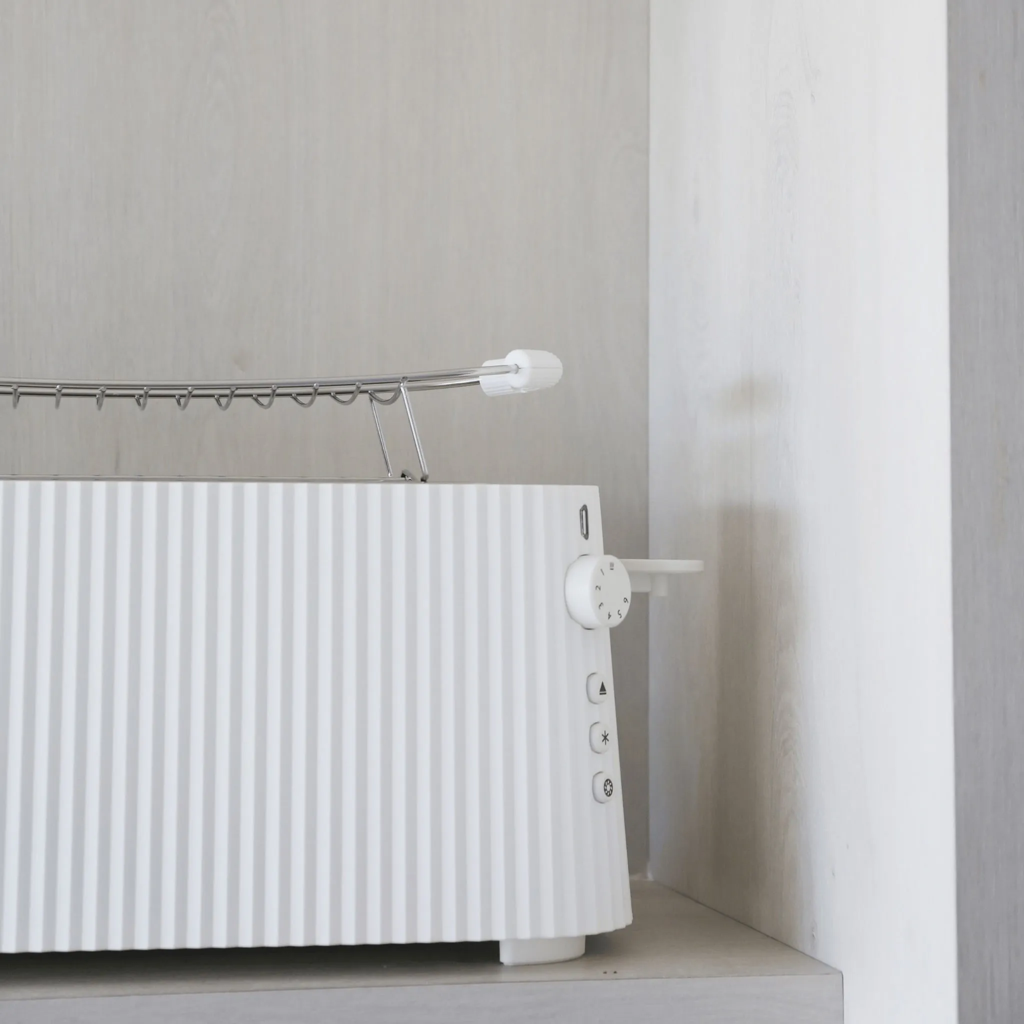 ALESSI Plisse Long Toaster, White