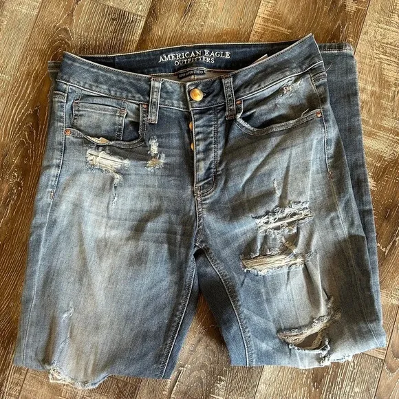 American Eagle Tomgirl Jeans Women’s Size 4 Distressed Button Fly