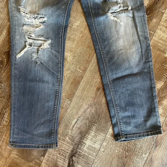 American Eagle Tomgirl Jeans Women’s Size 4 Distressed Button Fly