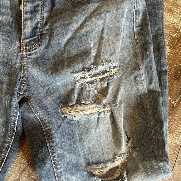 American Eagle Tomgirl Jeans Women’s Size 4 Distressed Button Fly