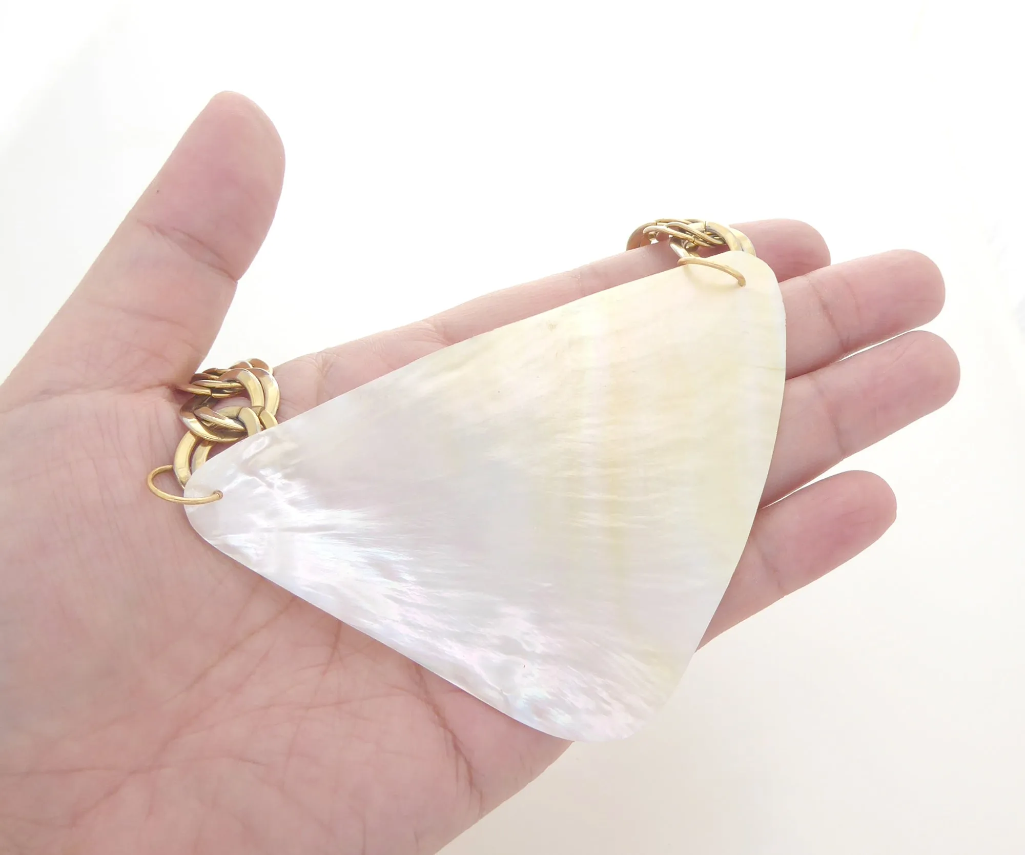 Arzella shell necklace