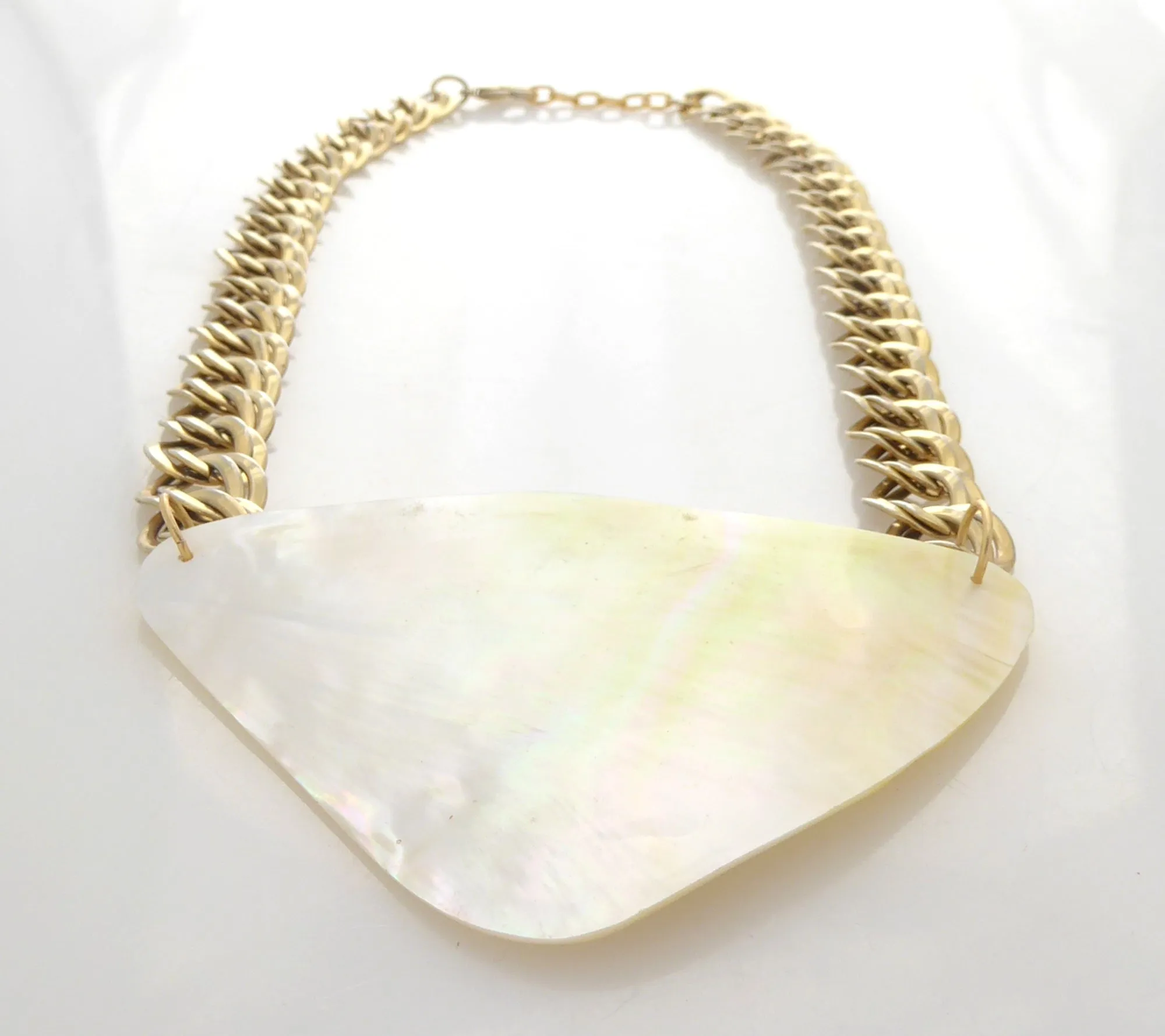 Arzella shell necklace