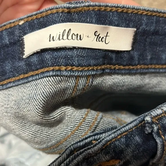 Buckle Willow &amp; root the everyday Distressed Jean size 28