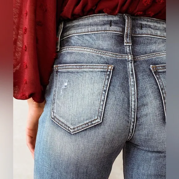 Buckle Willow &amp; root the everyday Distressed Jean size 28