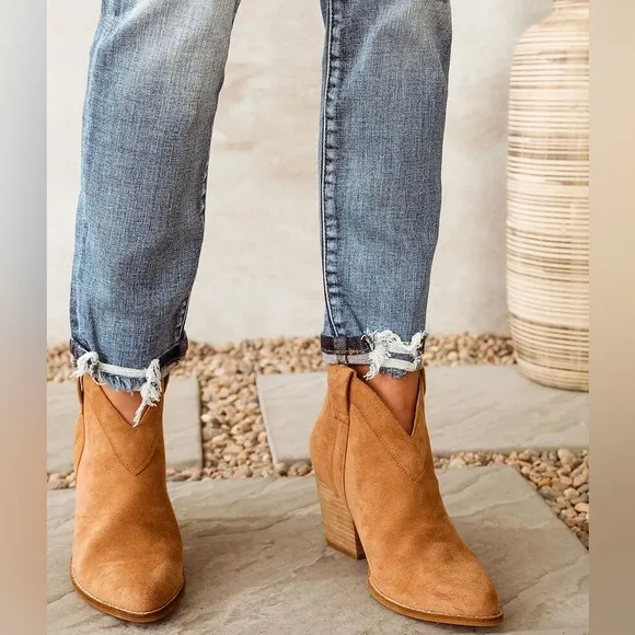 Buckle Willow &amp; root the everyday Distressed Jean size 28