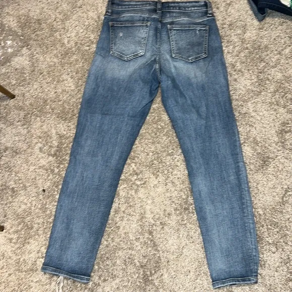 Buckle Willow &amp; root the everyday Distressed Jean size 28