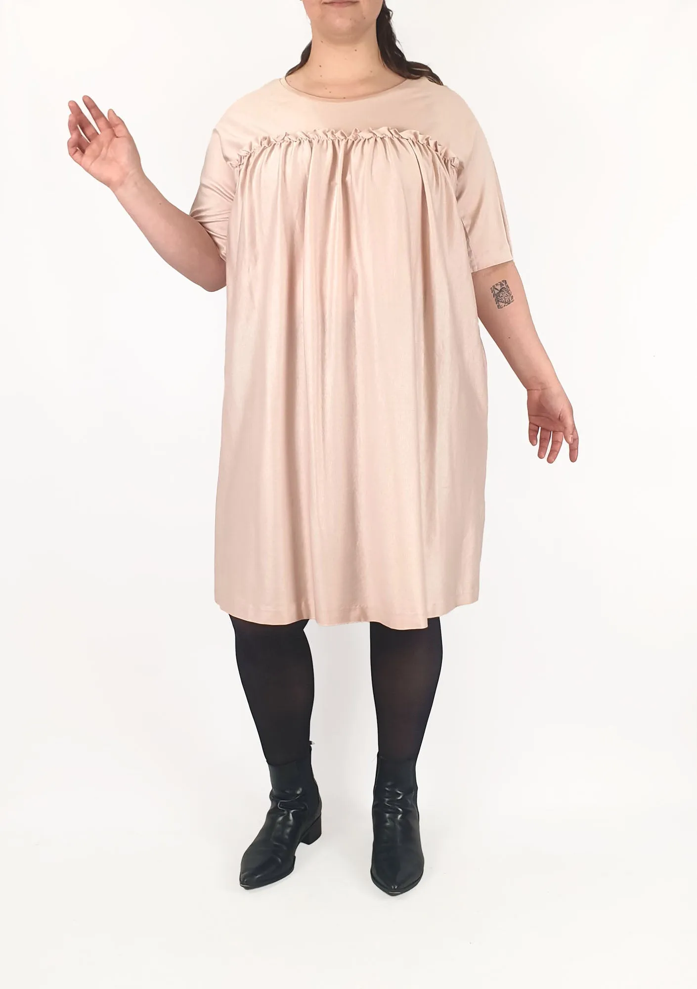 Cos pink pre-owned fancy tee shirt dress with pockets and lovely front frill detail size L (best fits 14)