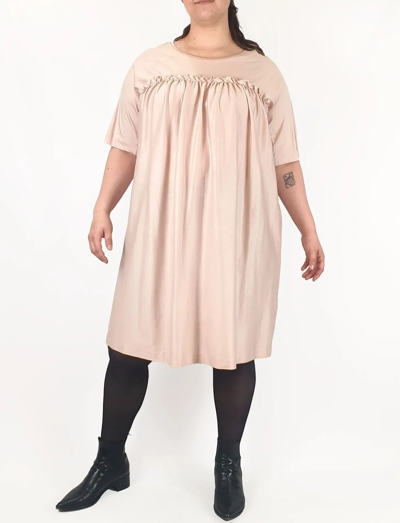 Cos pink pre-owned fancy tee shirt dress with pockets and lovely front frill detail size L (best fits 14)
