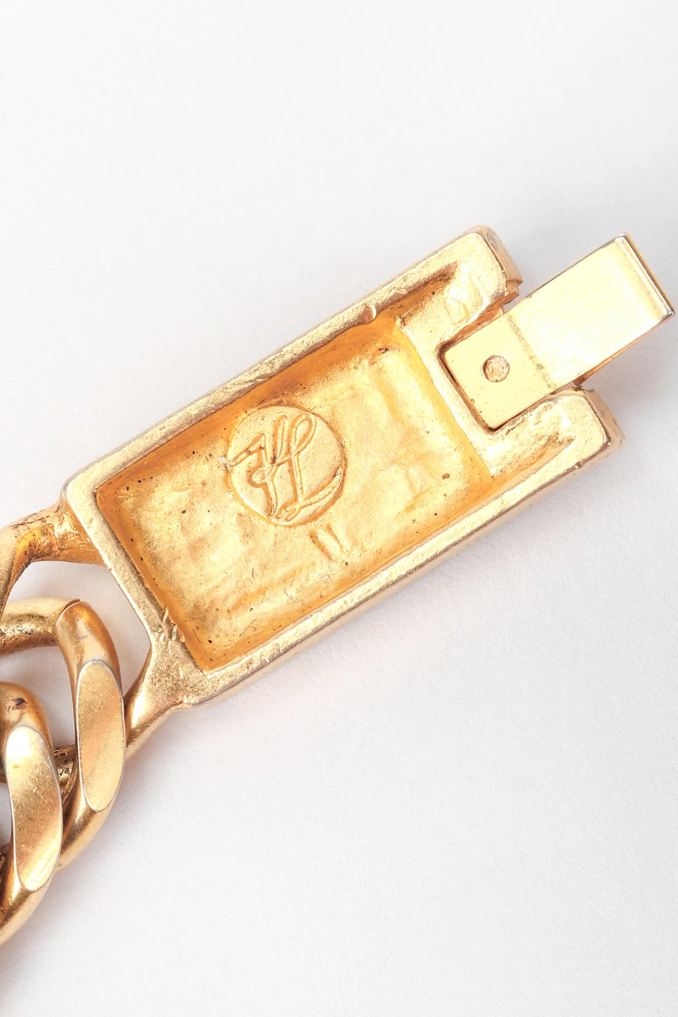 Curb Chain Logo Collar
