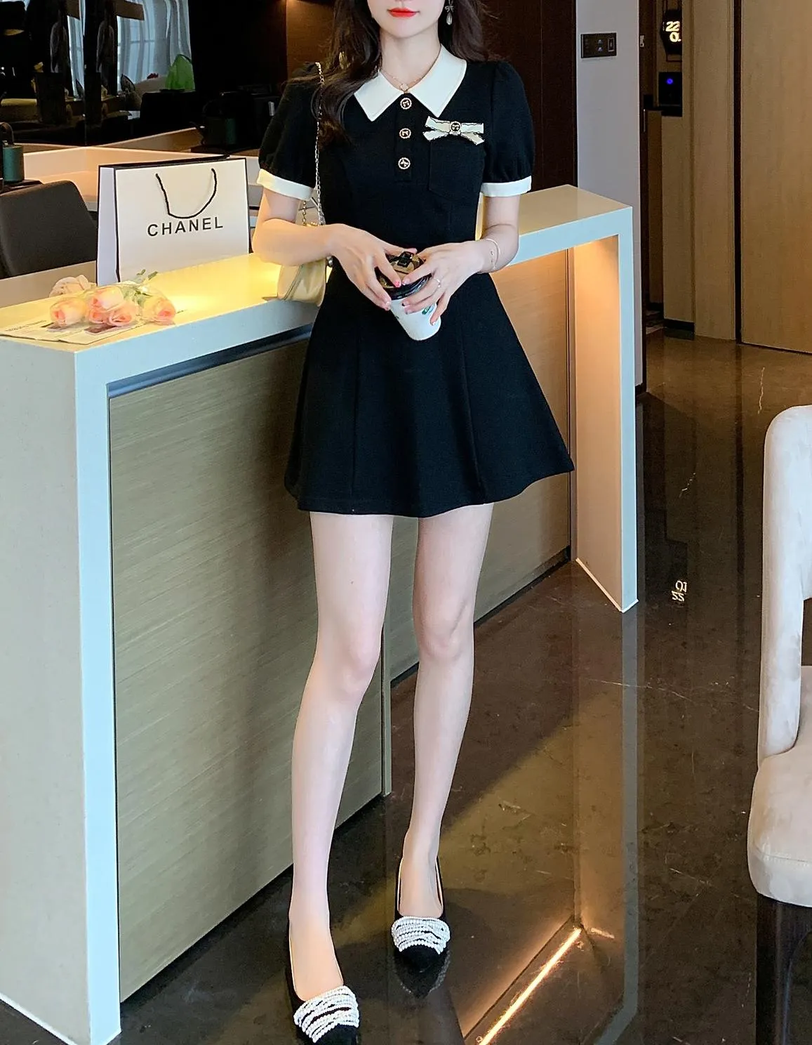 Elegant Button-up Skater Skater Dress with a Bow Decoration