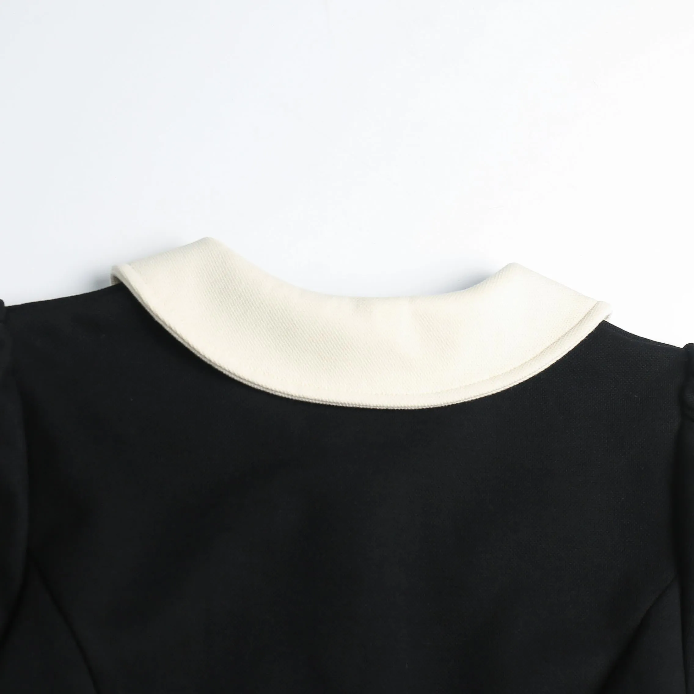 Elegant Button-up Skater Skater Dress with a Bow Decoration