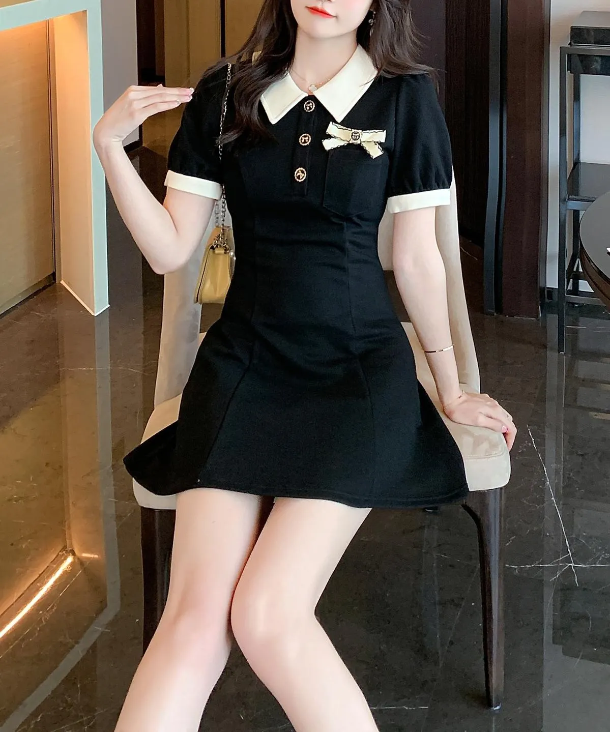 Elegant Button-up Skater Skater Dress with a Bow Decoration