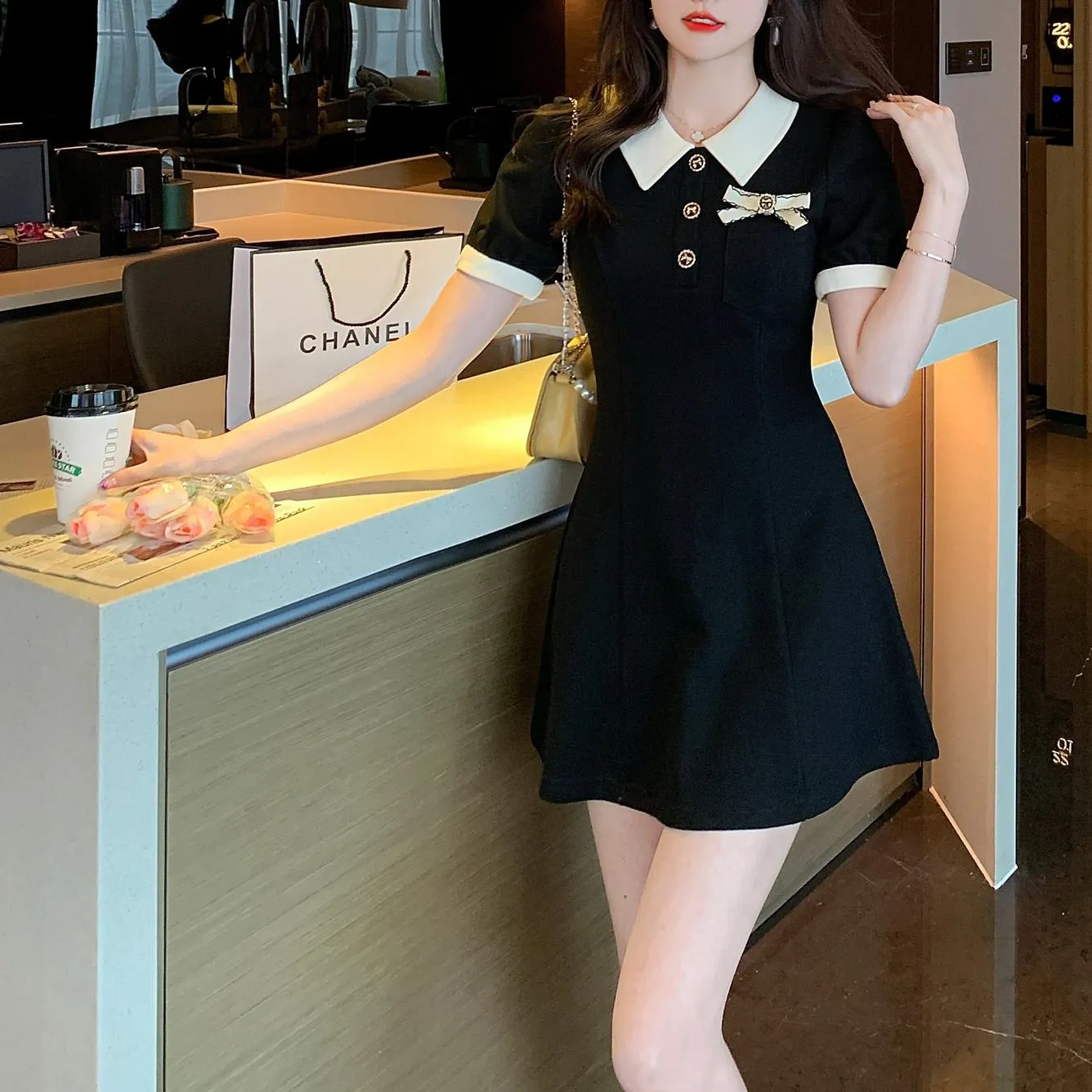 Elegant Button-up Skater Skater Dress with a Bow Decoration