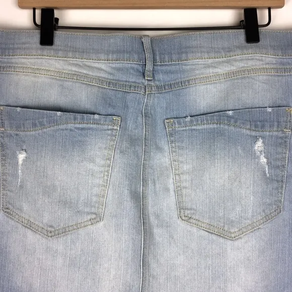 EXPRESS Jeans Mini Skirt Light Wash Distressed Denim Stretch Raw Hem Size 12