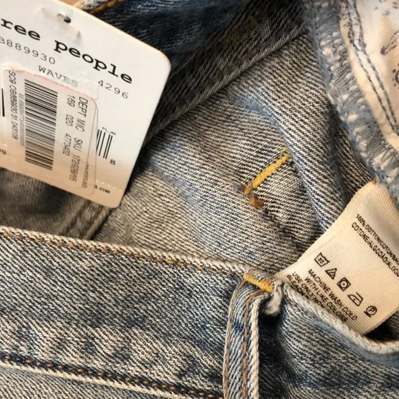 Free People Denim Distressed Short Jeans Waves