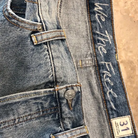 Free People Denim Distressed Short Jeans Waves