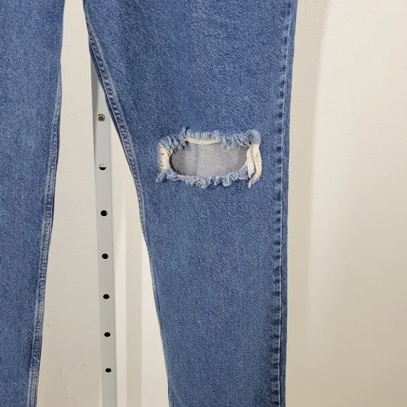 FREE PEOPLE/ WTF  lasso straight distressed jeans Sz 31 NEW