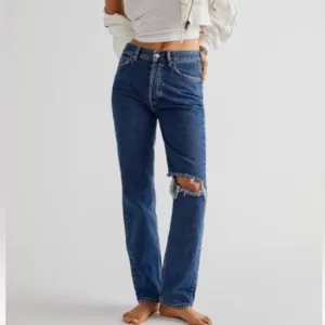 FREE PEOPLE/ WTF  lasso straight distressed jeans Sz 31 NEW