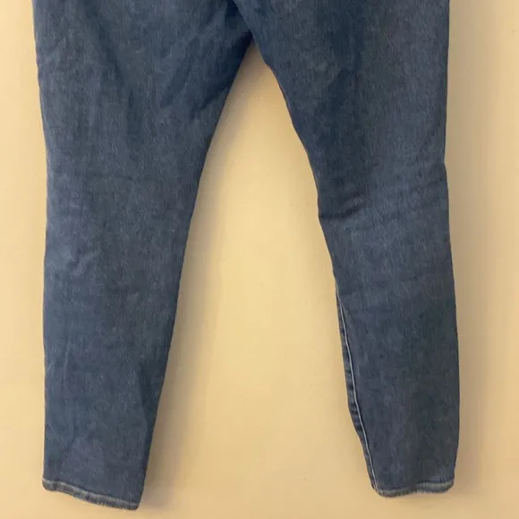 Good American Good Curve Distressed Skinny Leg High rise jeans size 14 / 32