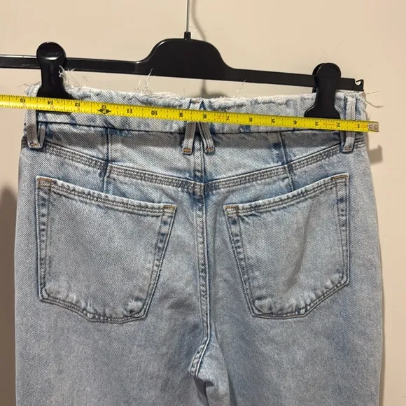 Good American Good Girlfriend Ripped Side Hem Jeans