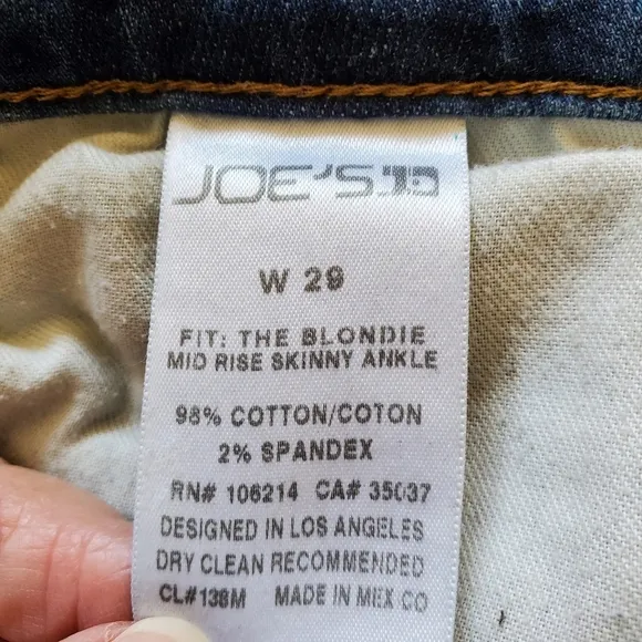 Joe's Jeans. The Blonde Mid Rise Skinny Ankle.  Size 29
