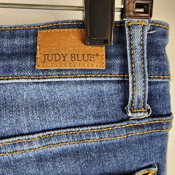 Judy Blue Women Mid Rise Relaxed Distressed Blue Jeans 11/30 JB82102DK (30x26)