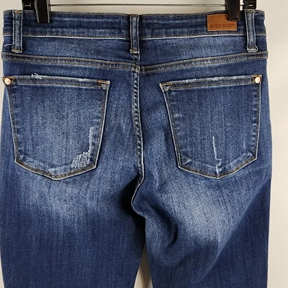 Judy Blue Women Mid Rise Relaxed Distressed Blue Jeans 11/30 JB82102DK (30x26)