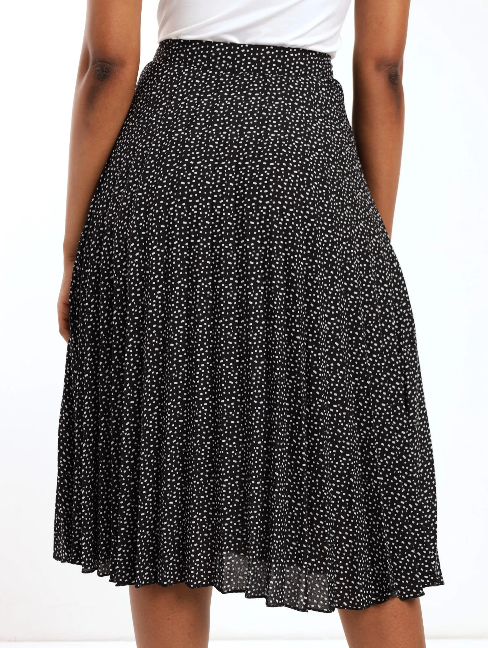 Ladies Button Through Pleated Skirt - Black