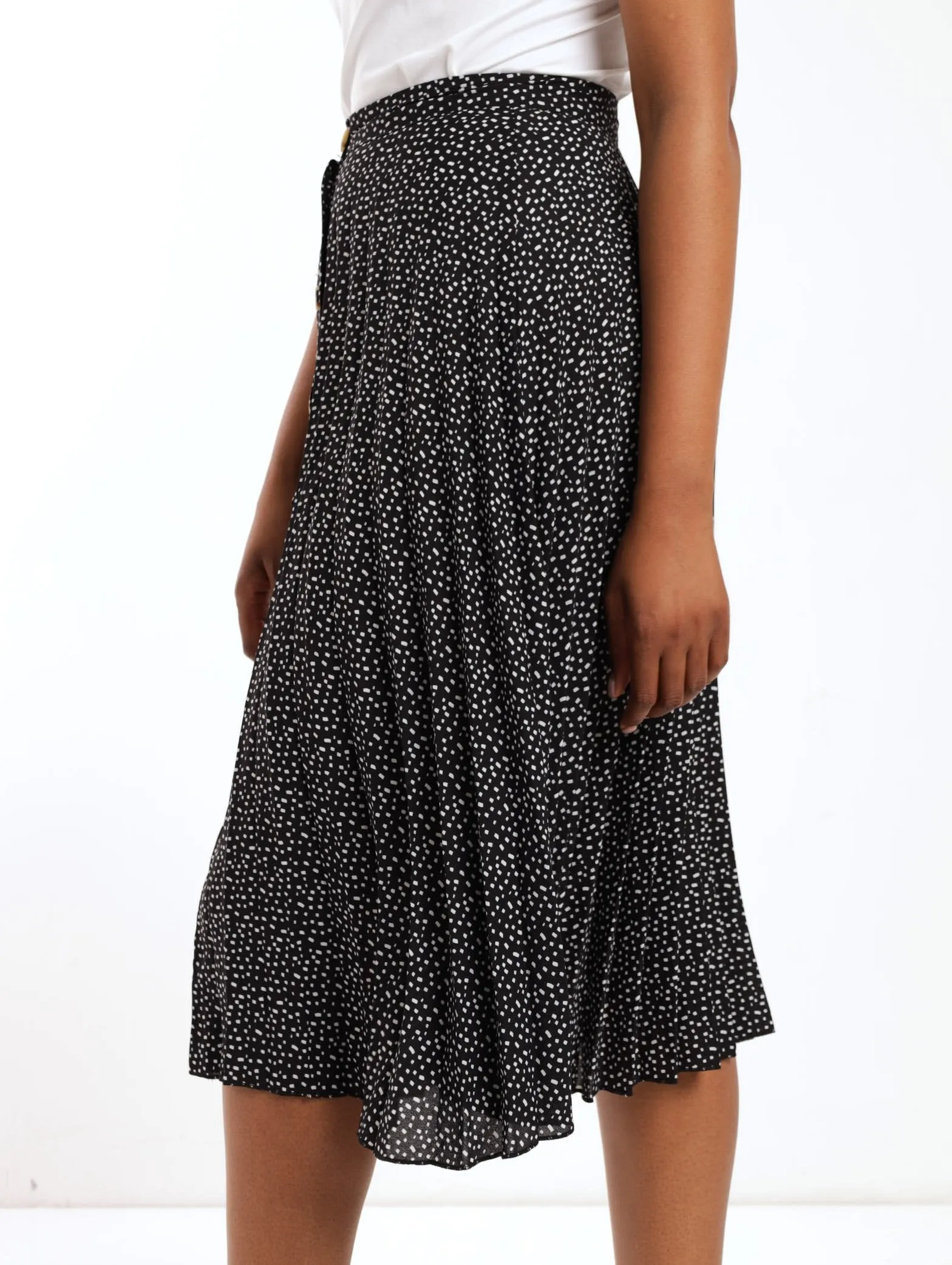 Ladies Button Through Pleated Skirt - Black