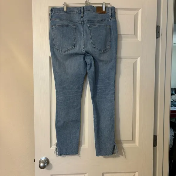 Madewell 10” High Rise Skinny Crop Jeans Distressed, Size 31