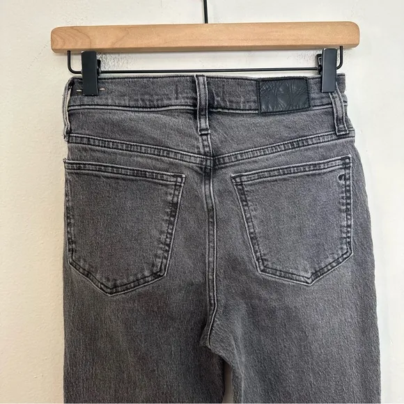 MADEWELL- The Perfect Vintage Jean in Cosner Wash: Knee-Rip Edition Dark Denim