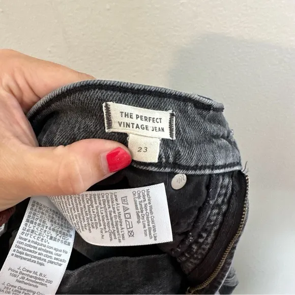 MADEWELL- The Perfect Vintage Jean in Cosner Wash: Knee-Rip Edition Dark Denim