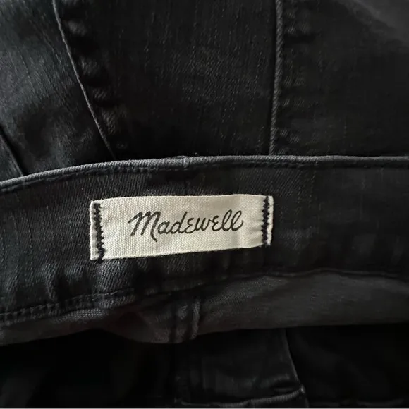 NWOT Madewell Black Skinny High-Rise Distressed Raw Hem Button Fly Jeans 35P