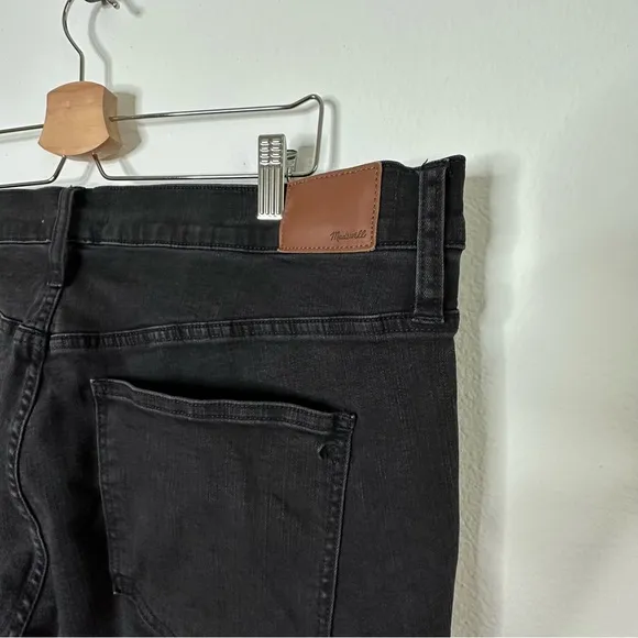 NWOT Madewell Black Skinny High-Rise Distressed Raw Hem Button Fly Jeans 35P