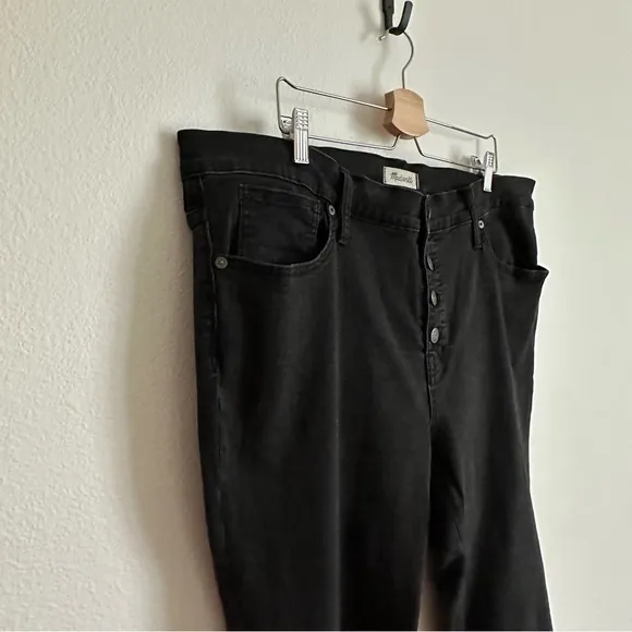 NWOT Madewell Black Skinny High-Rise Distressed Raw Hem Button Fly Jeans 35P