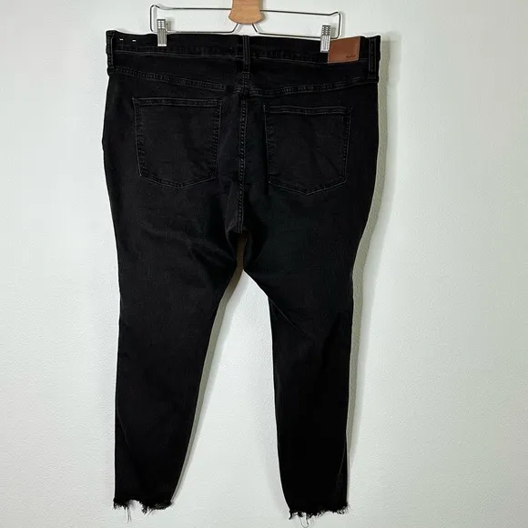 NWOT Madewell Black Skinny High-Rise Distressed Raw Hem Button Fly Jeans 35P