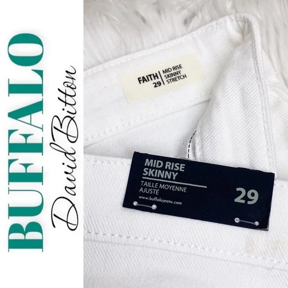 NWT BUFFALO DAVID BITTON Faith White Mid Rise Skinny Jeans Frayed Hem, Size 29