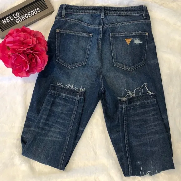 NWT Guess Distressed Jeans