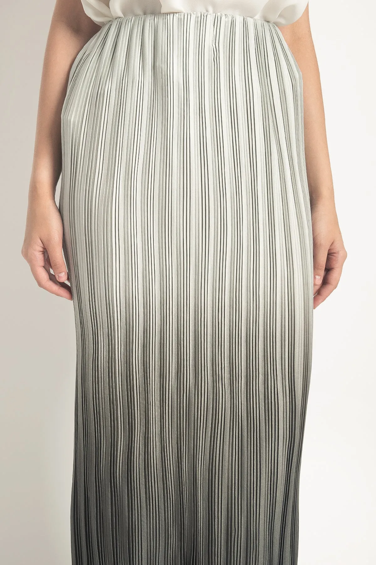 Pleated Skirt in Grey