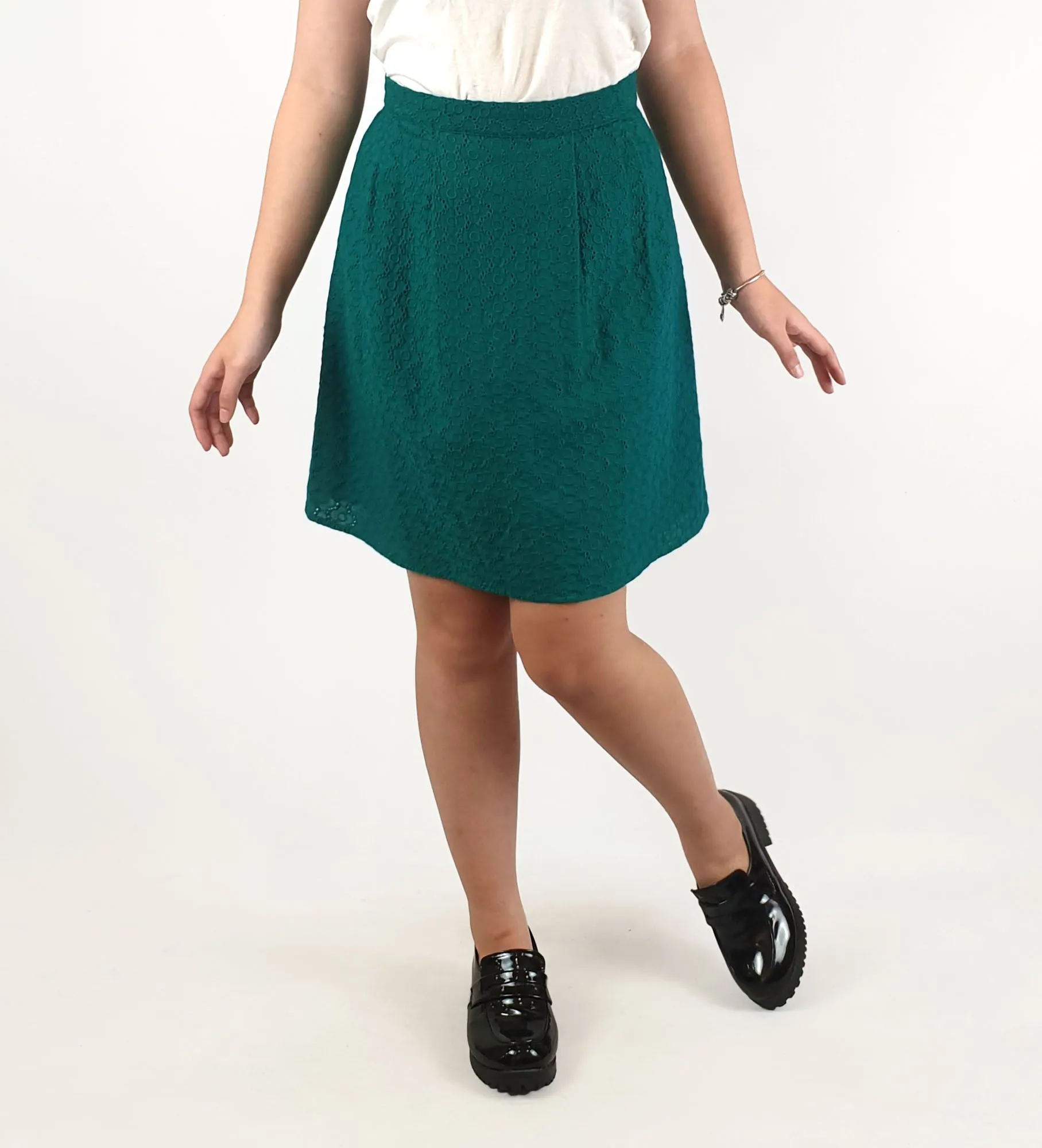 Princess Highway green high waisted skirt size 6