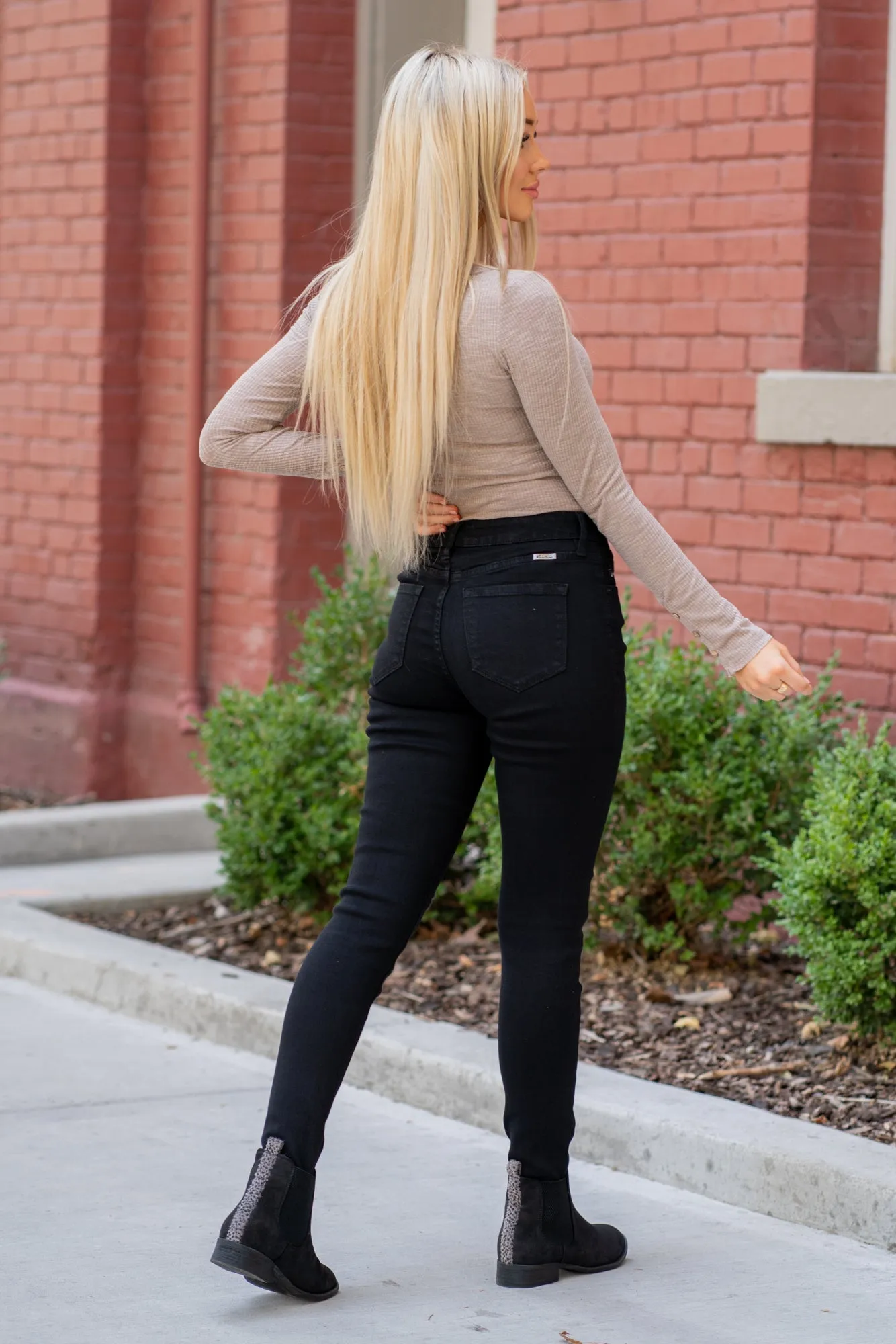 Southington High Rise Distressed Skinny