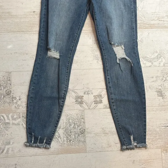 Windsor High Rise Button Up Distressed Skinny Jeans Size 13 / 31